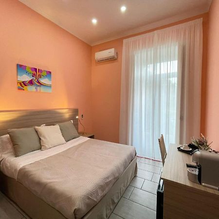 Holiday Naples Art Rooms المظهر الخارجي الصورة