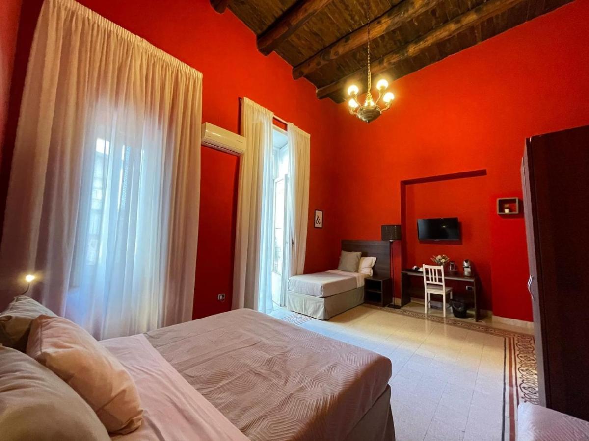 Holiday Naples Art Rooms المظهر الخارجي الصورة