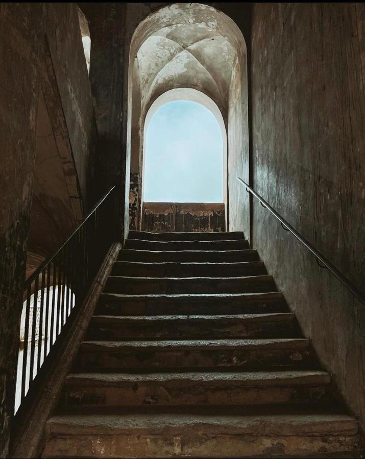 Holiday Naples Art Rooms المظهر الخارجي الصورة